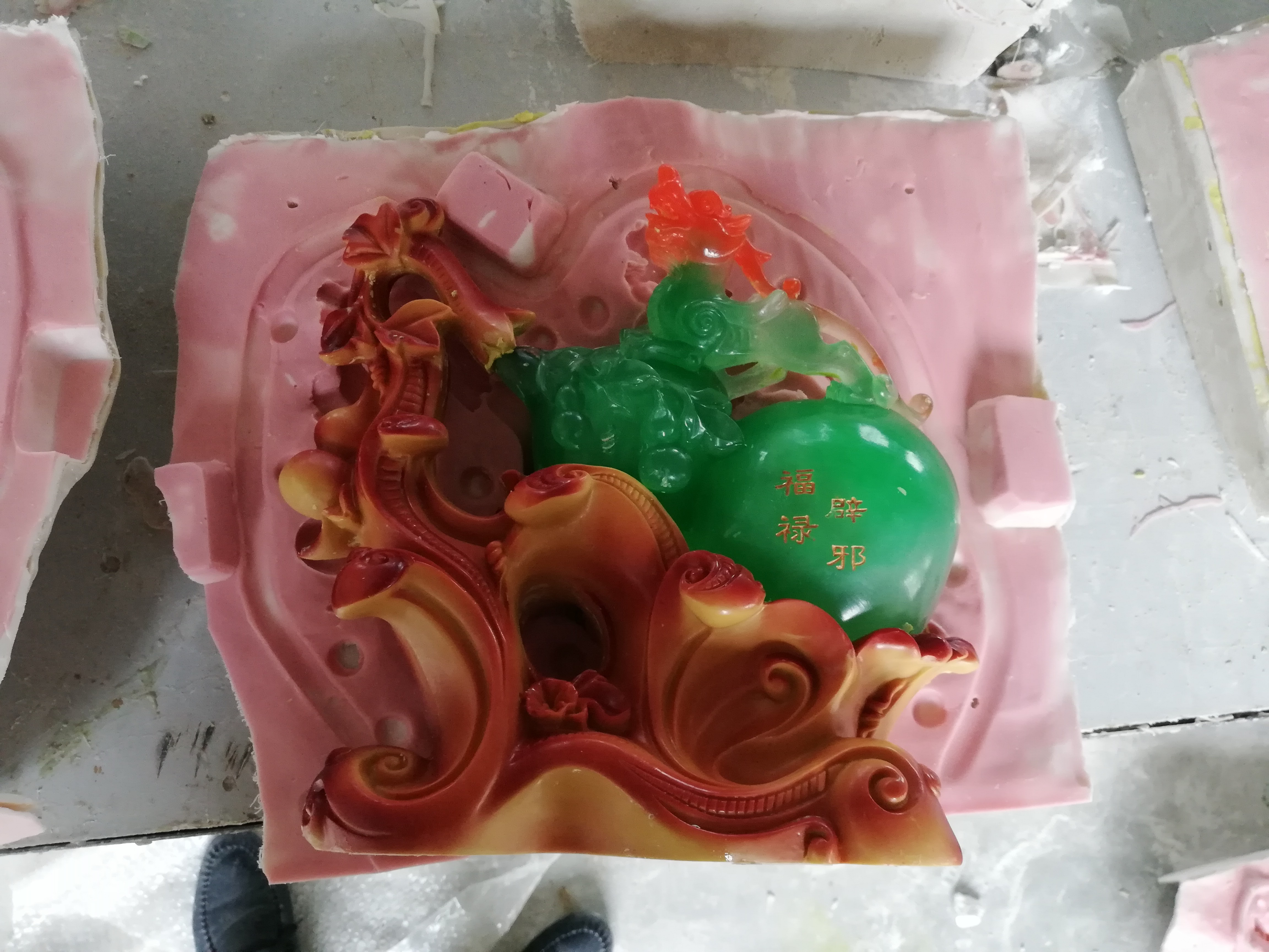 工業(yè)級模具硅膠不耐高溫怎么辦？